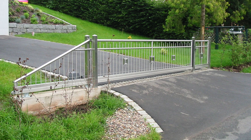 Edelstahl-Geländer Absturzsicherung Einfahrt Frankenwald